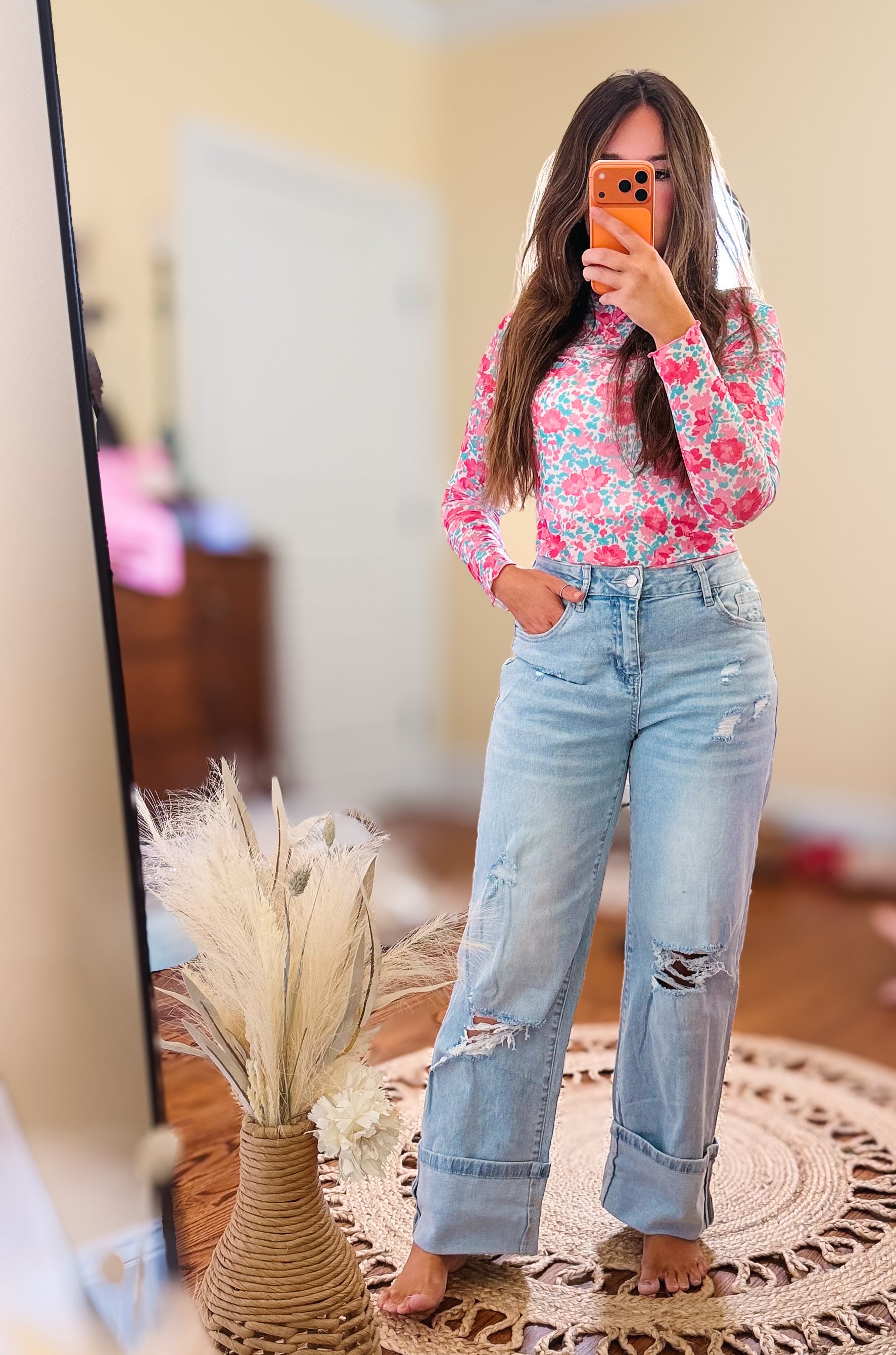 Light Wash Distressed 90’s Jeans